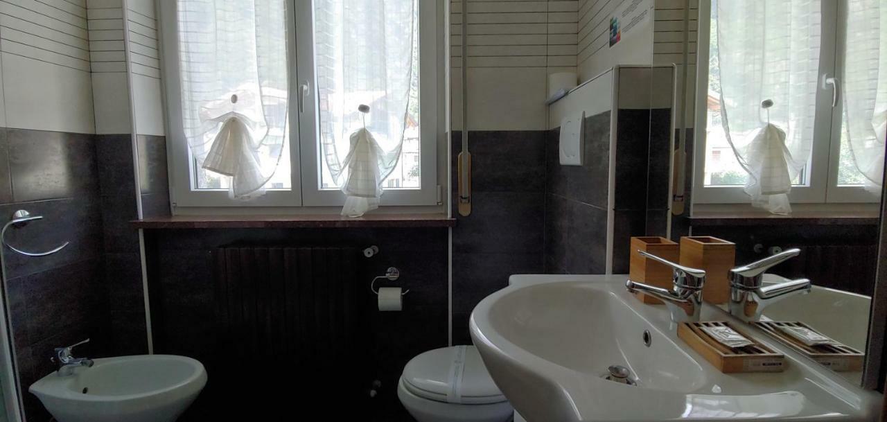 Affittacamere Valchiavenna - Foresteria Lombarda Con Parcheggio Privato Sul Posto! Apprezzata Gestione Familiare Dal 2012, Qualita-Prezzo Top! "Guest-House With Private Parking On Site! Appreciated Family Management Since 2012, Quality-Price Top!" 외부 사진