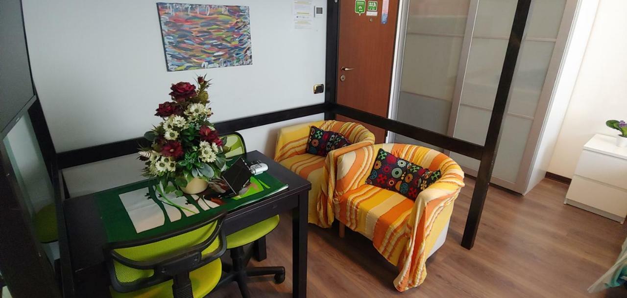 Affittacamere Valchiavenna - Foresteria Lombarda Con Parcheggio Privato Sul Posto! Apprezzata Gestione Familiare Dal 2012, Qualita-Prezzo Top! "Guest-House With Private Parking On Site! Appreciated Family Management Since 2012, Quality-Price Top!" 외부 사진